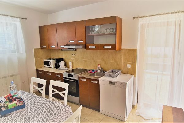 villa-casa-mia-apartment-a1-kitchen5c7ee90a-2ec3-9428-0e18-72014f8409071beaa63e-7005-c184-45cf-e077328915a1CD0BED6F-2CF6-638C-9B2B-FE3EDD9143E0.jpg